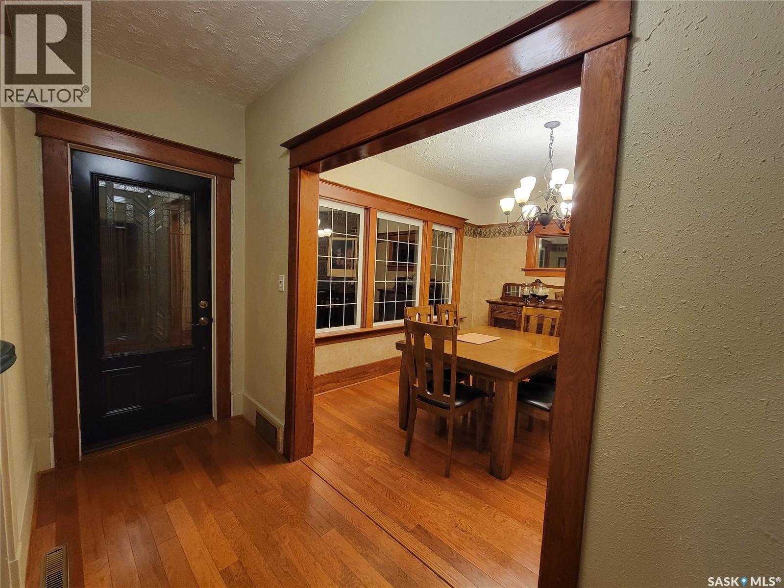 560 4th Avenue E Property Photo 11