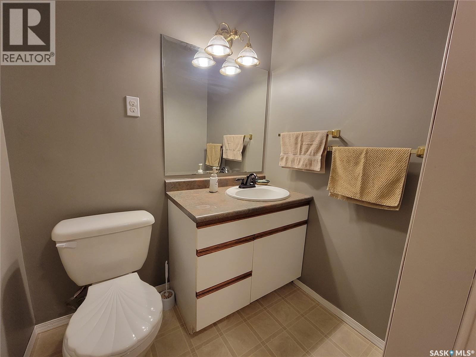 560 4th Avenue E Property Photo 20