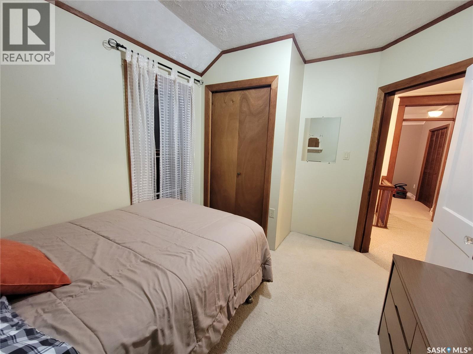 560 4th Avenue E Property Photo 23