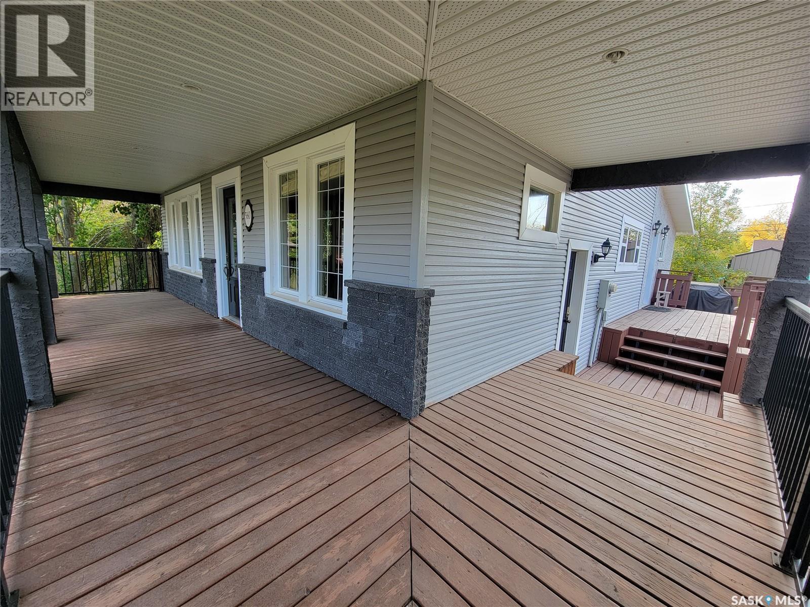 560 4th Avenue E Property Photo 37