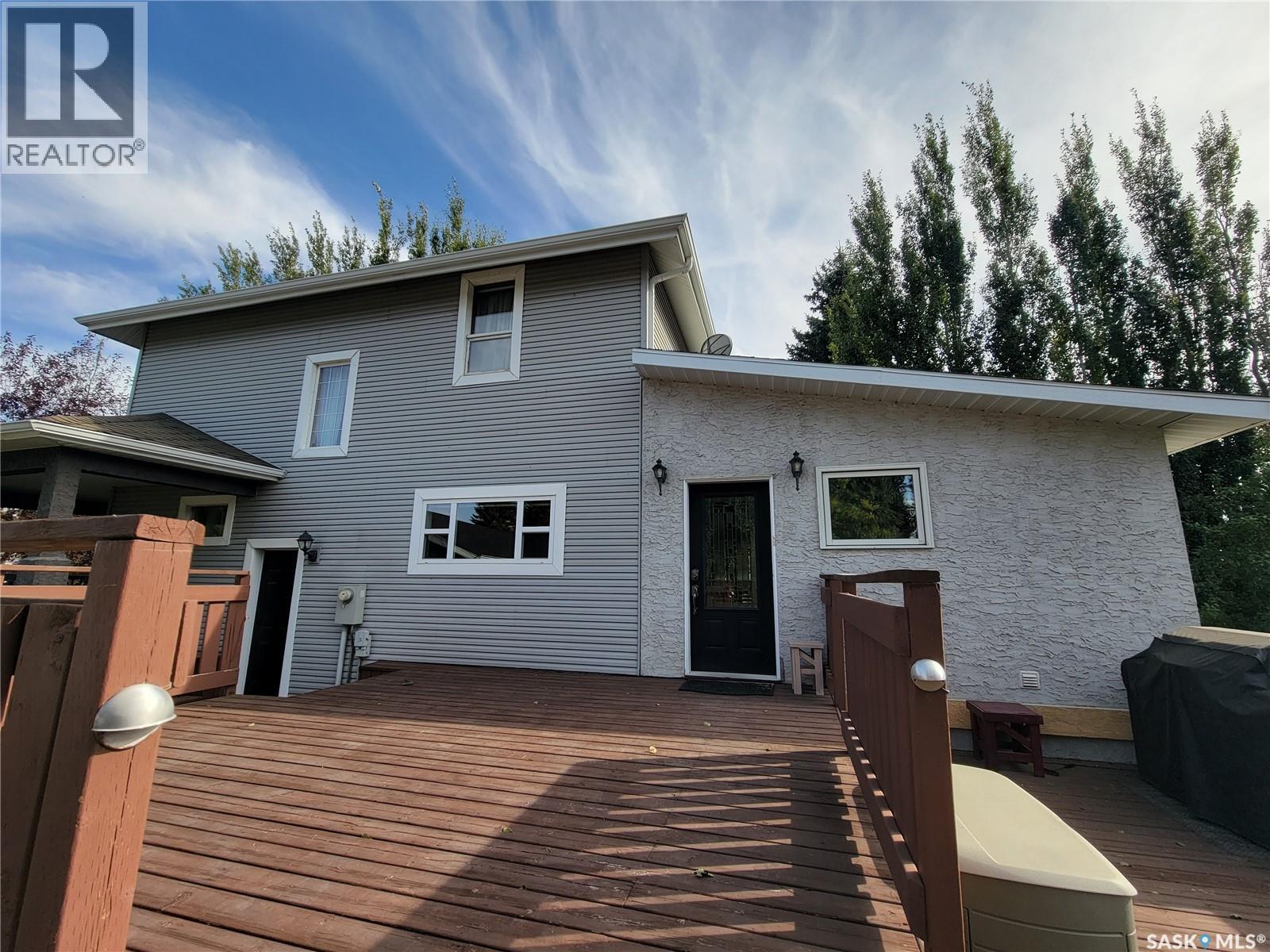 560 4th Avenue E Property Photo 38