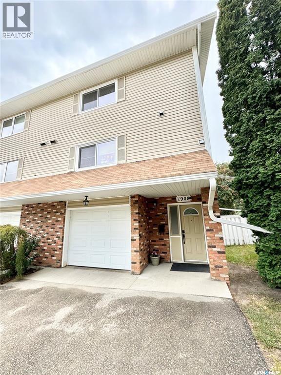 1908 3rd AVENUE E Property Photo 1