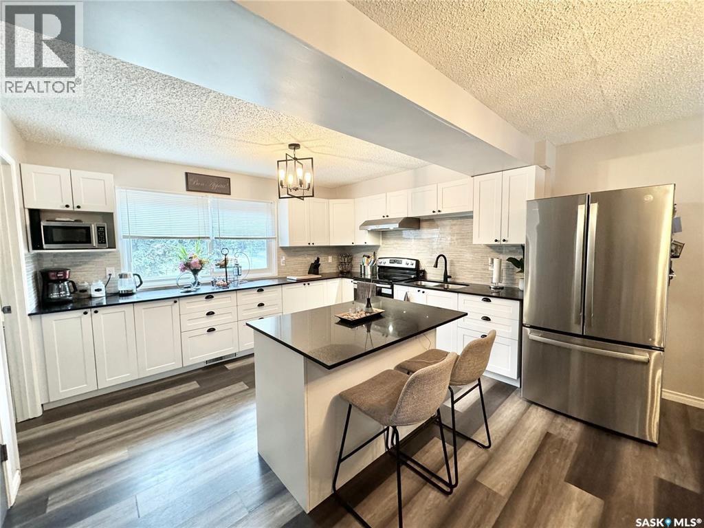 1908 3rd Avenue E Property Photo 2