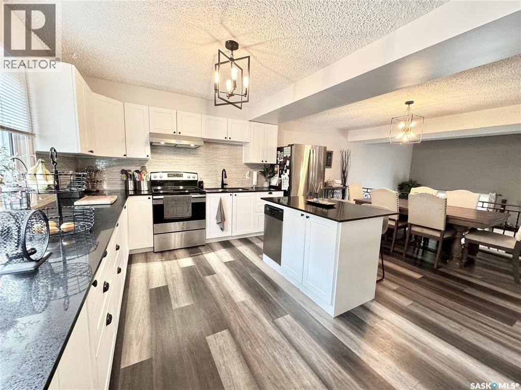 1908 3rd Avenue E Property Photo 3