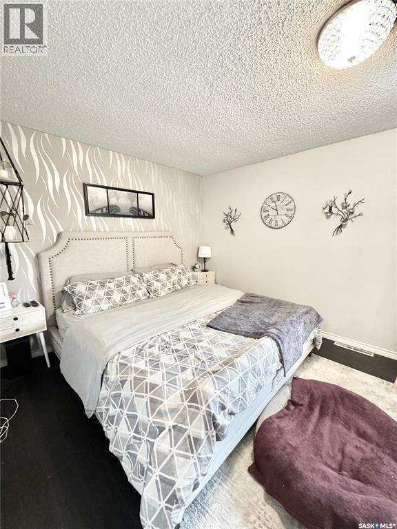 1908 3rd Avenue E Property Photo 11