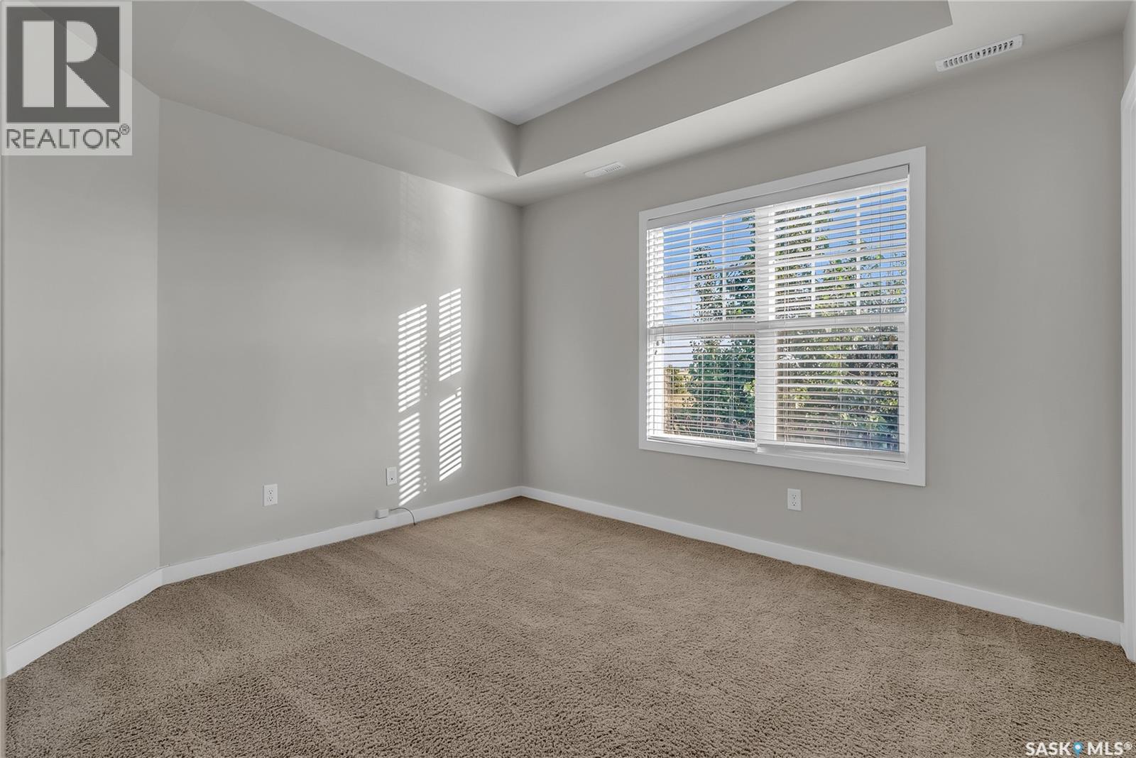 1704 1015 Patrick Crescent Property Photo 14