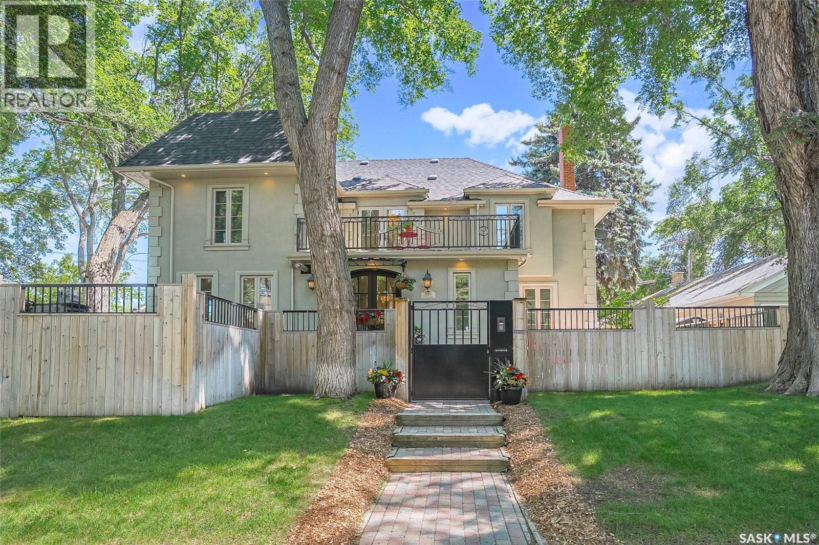 100 Poplar Crescent Property Photo 2