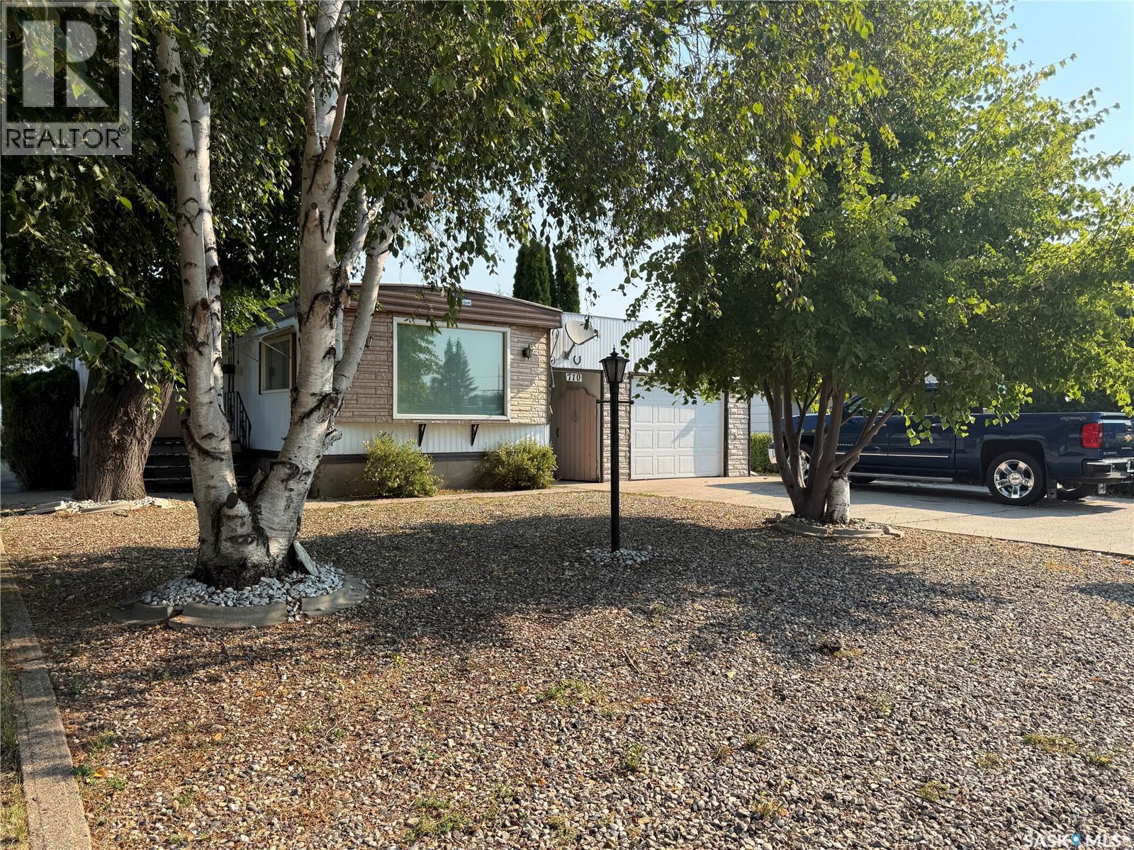 710 5th Avenue W Property Photo 32