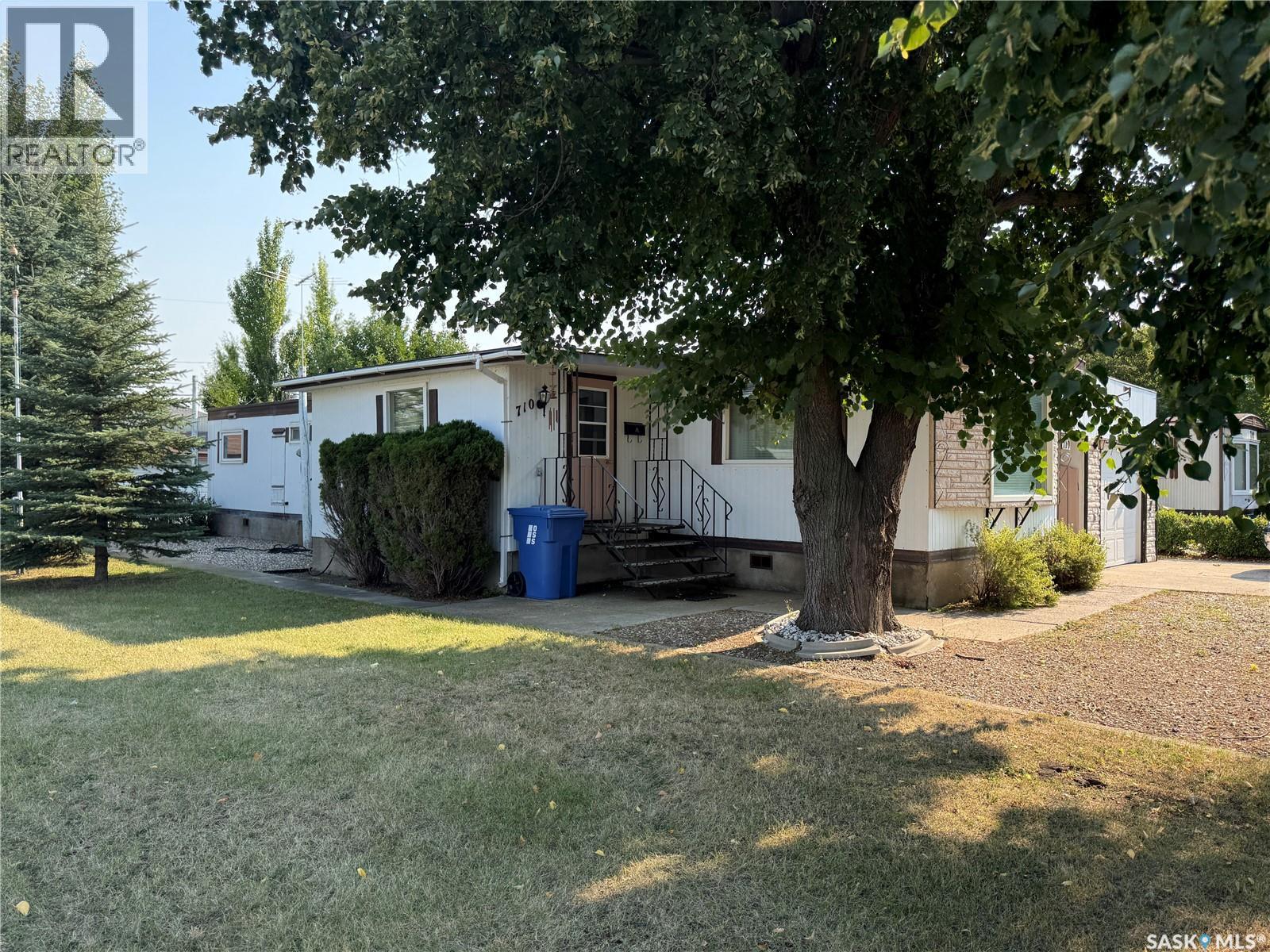 710 5th Avenue W Property Photo 44