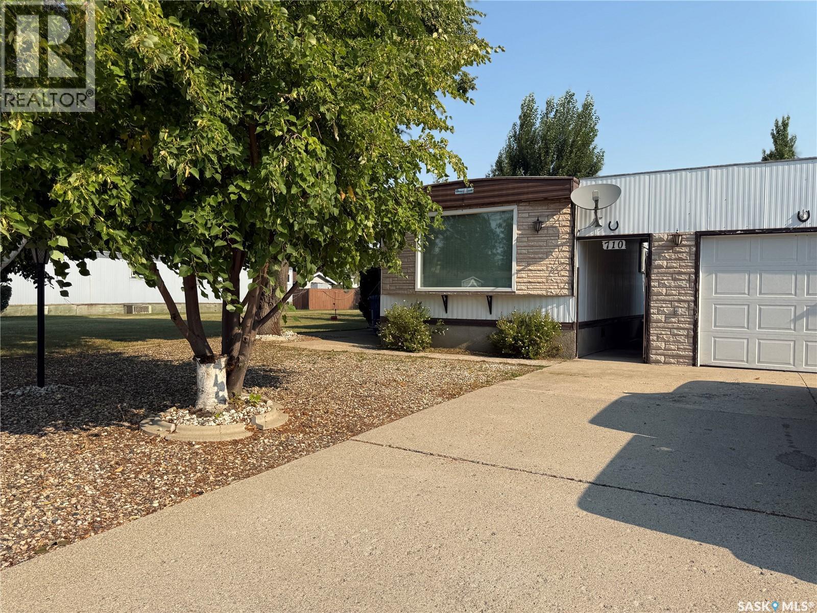 710 5th Avenue W Property Photo 45