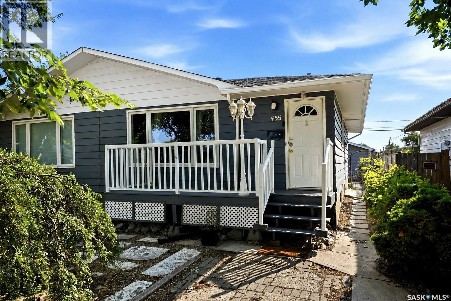455 Froom CRESCENT Property Photo 1