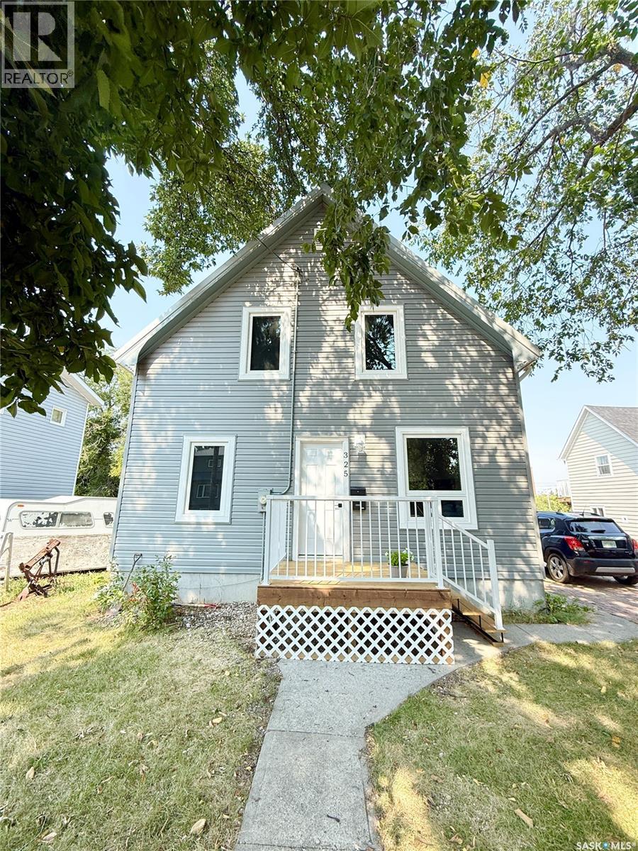 325 3rd Avenue S Property Photo 2
