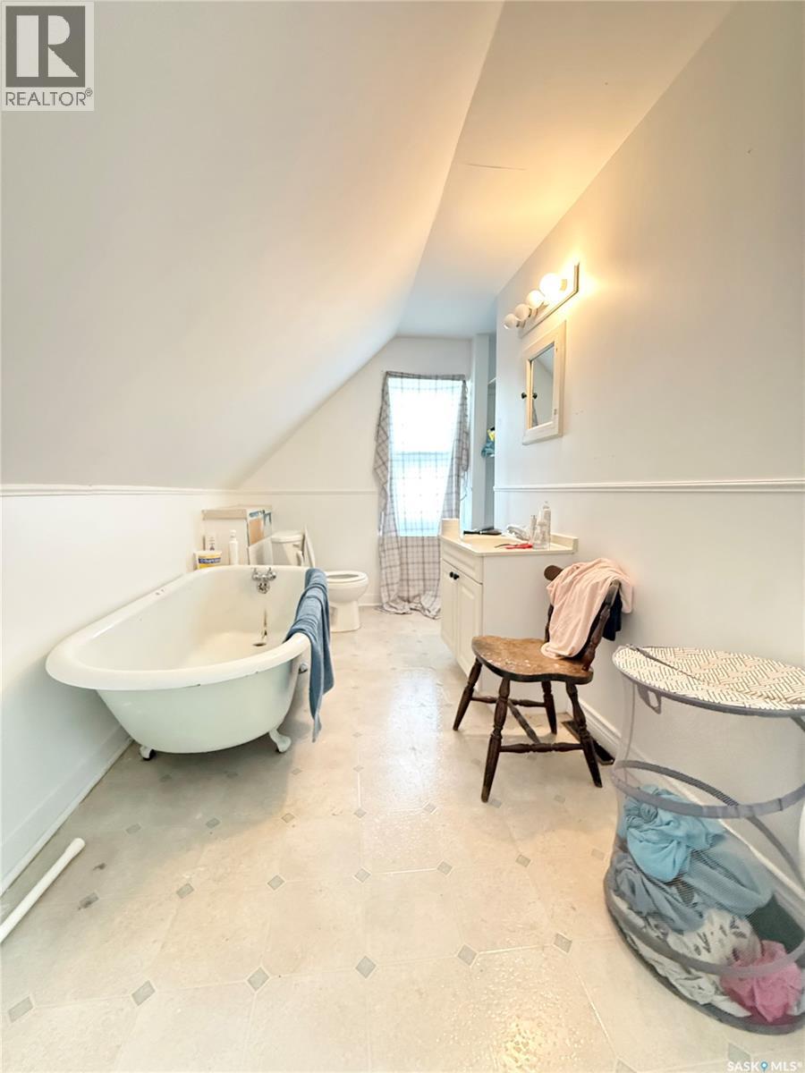 325 3rd Avenue S Property Photo 15