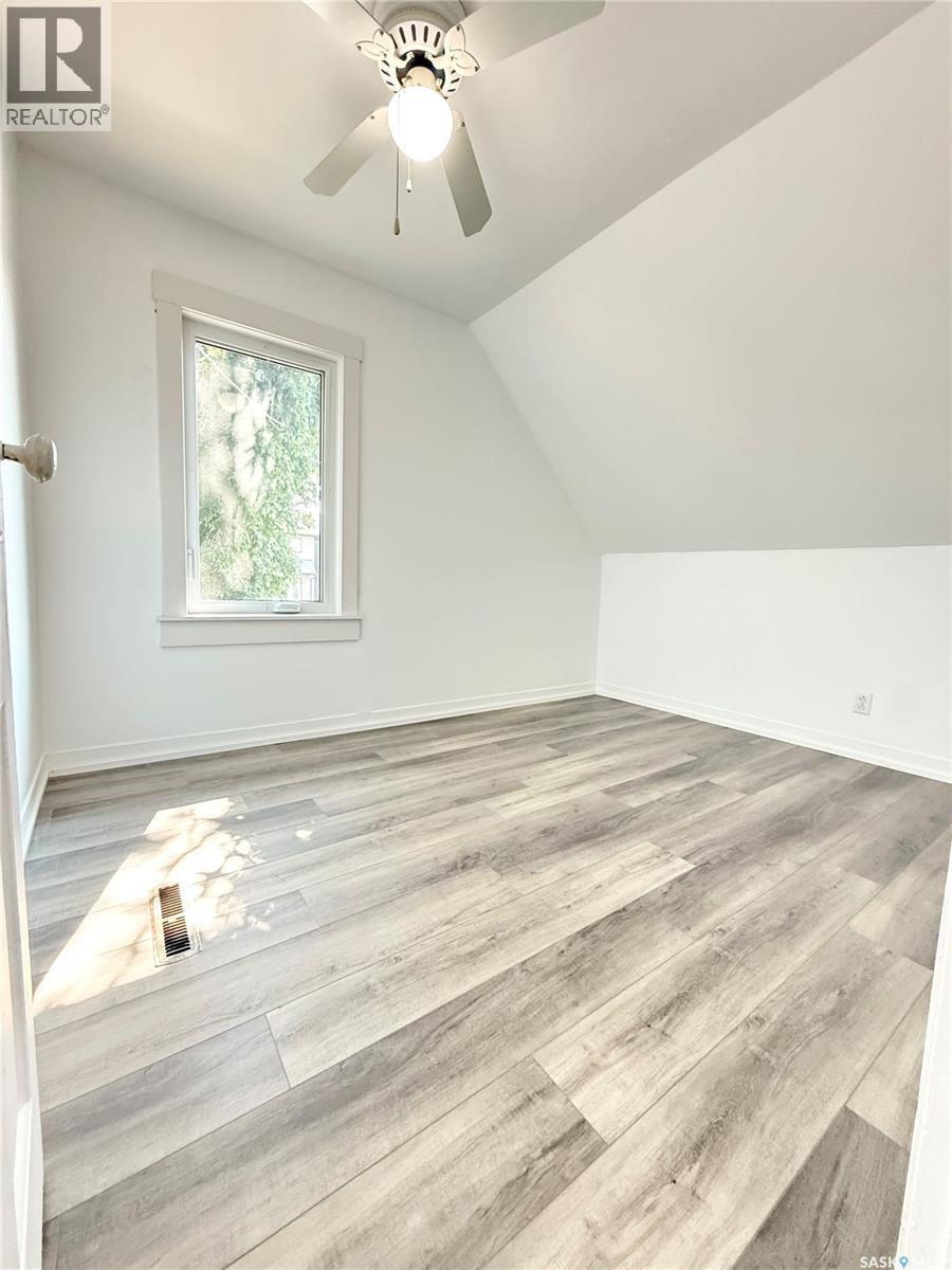 325 3rd Avenue S Property Photo 16
