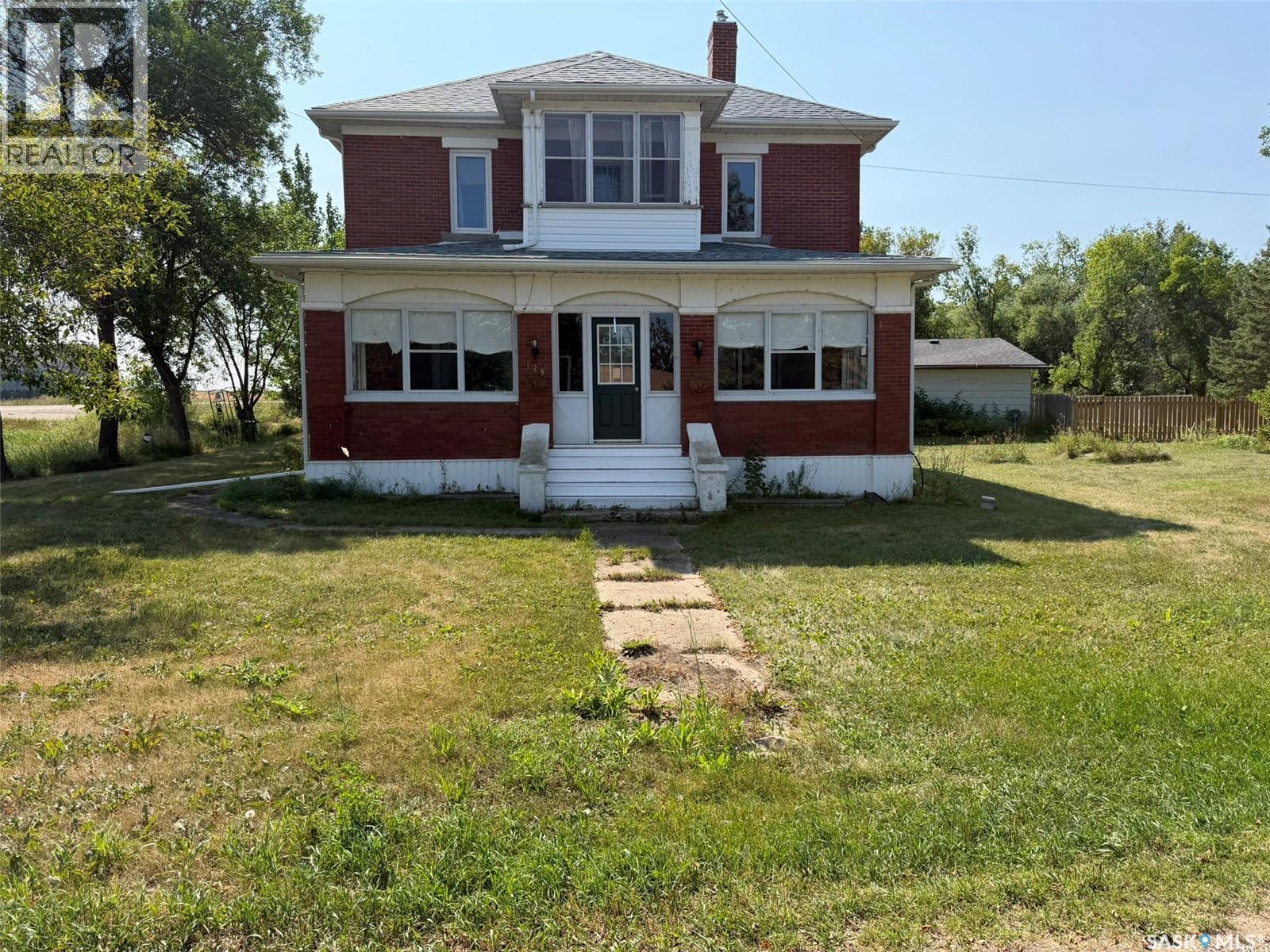 229 4th Avenue E Property Photo 1