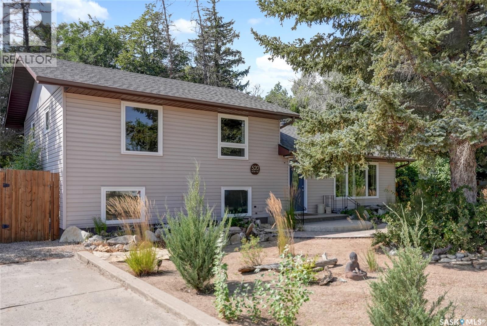 520 3rd Avenue E Property Photo 2