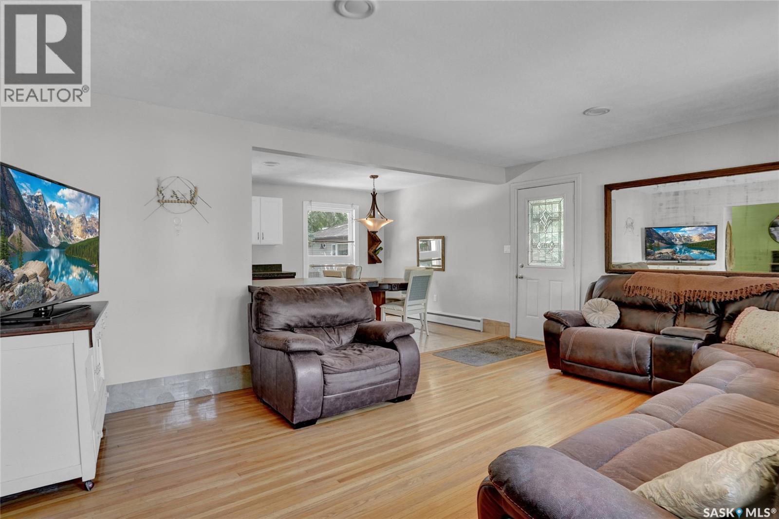 520 3rd Avenue E Property Photo 7