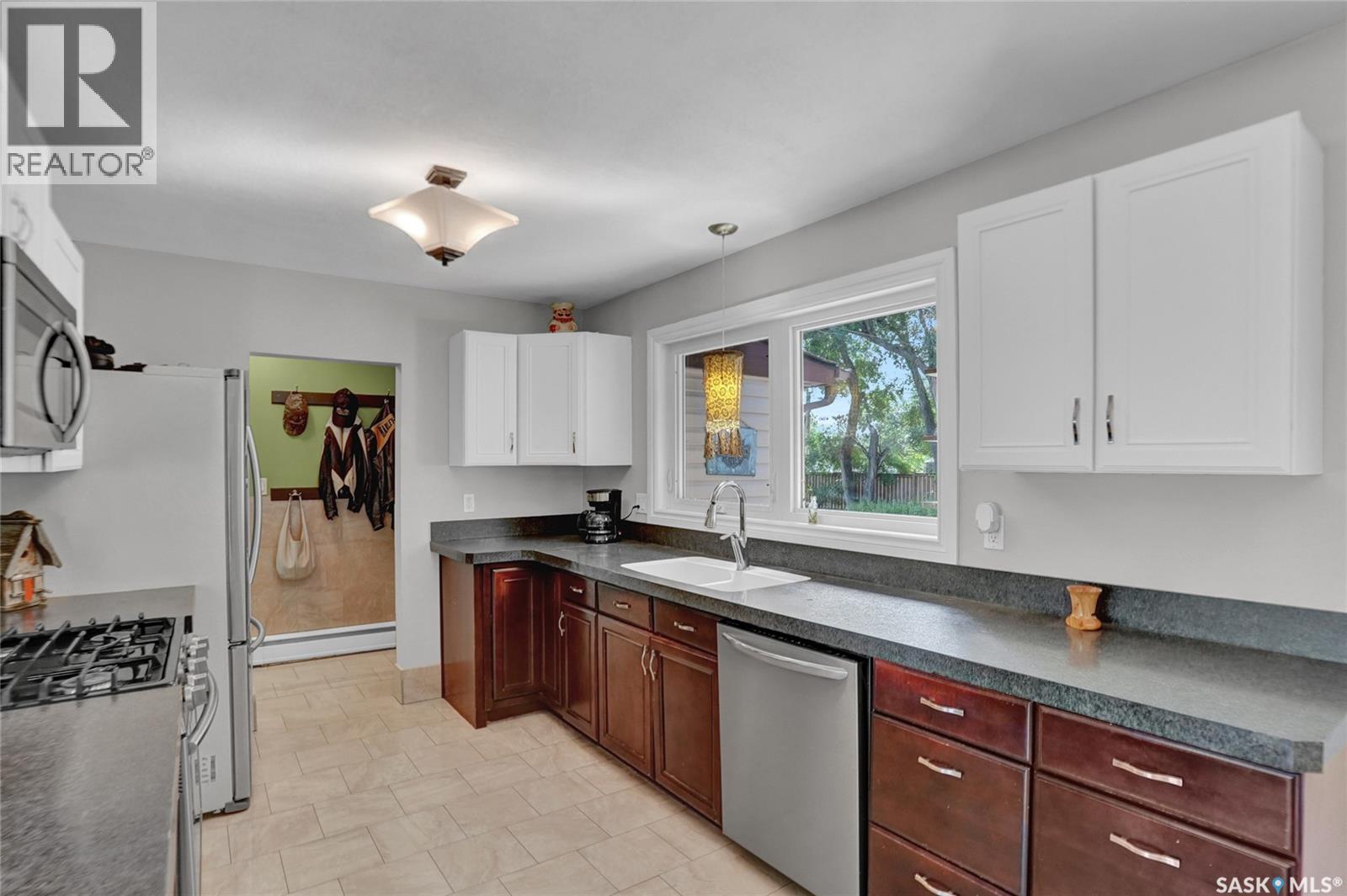 520 3rd Avenue E Property Photo 12