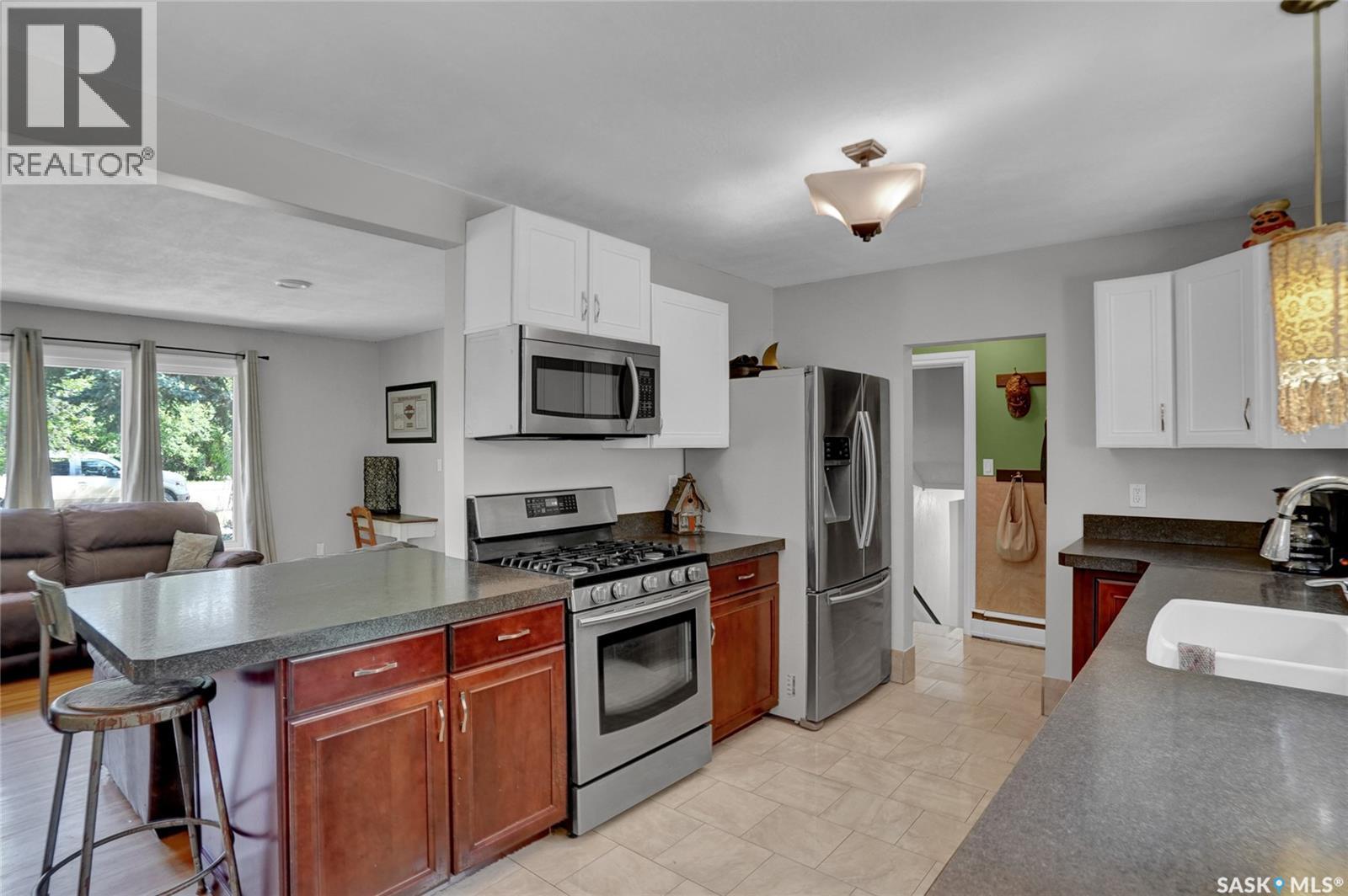 520 3rd Avenue E Property Photo 15