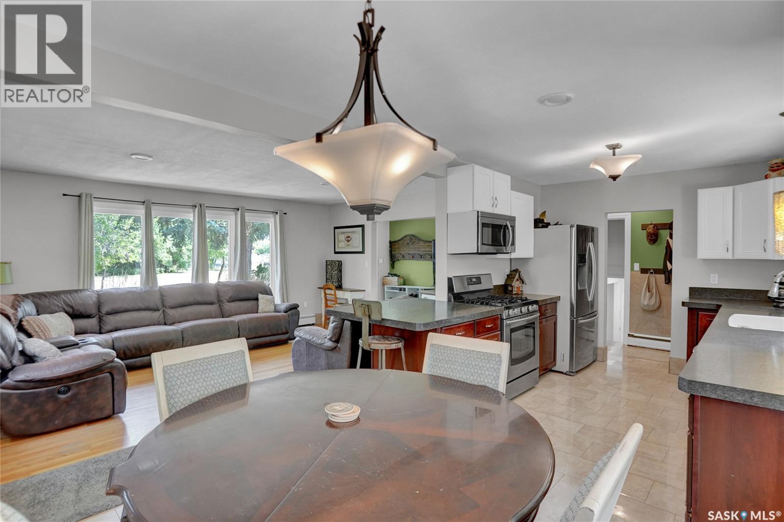 520 3rd Avenue E Property Photo 16