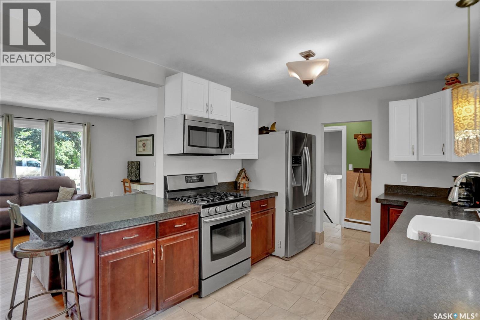 520 3rd Avenue E Property Photo 17