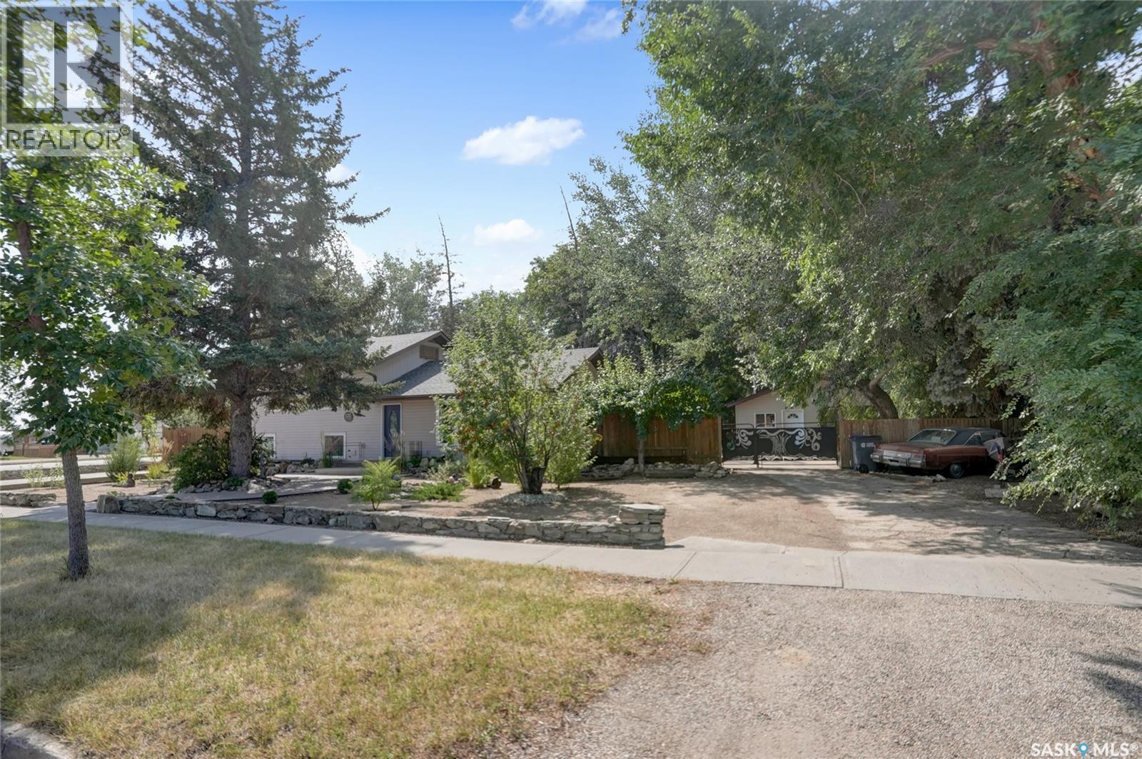 520 3rd Avenue E Property Photo 48