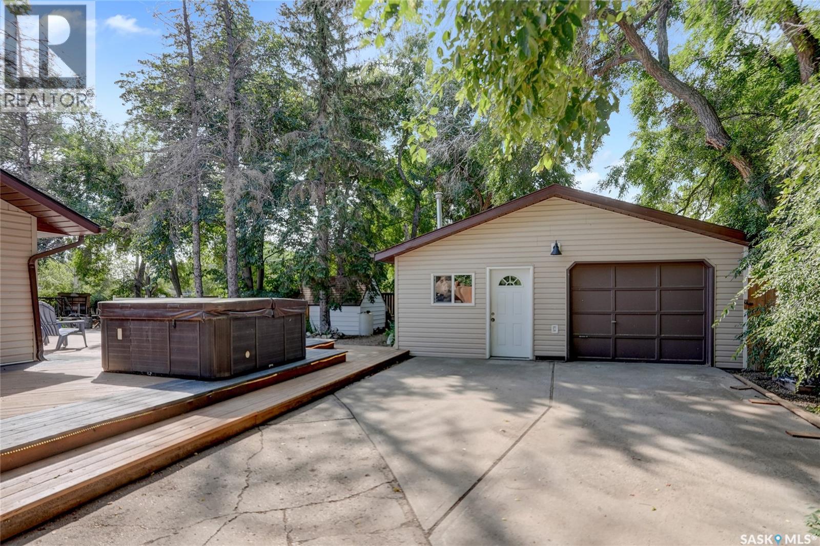 520 3rd Avenue E Property Photo 51