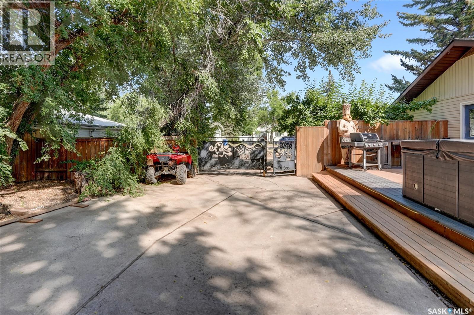 520 3rd Avenue E Property Photo 53