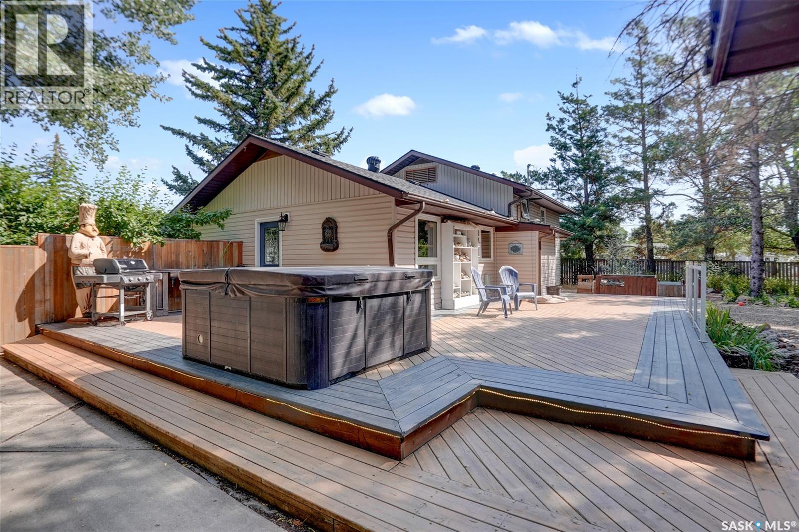 520 3rd Avenue E Property Photo 54