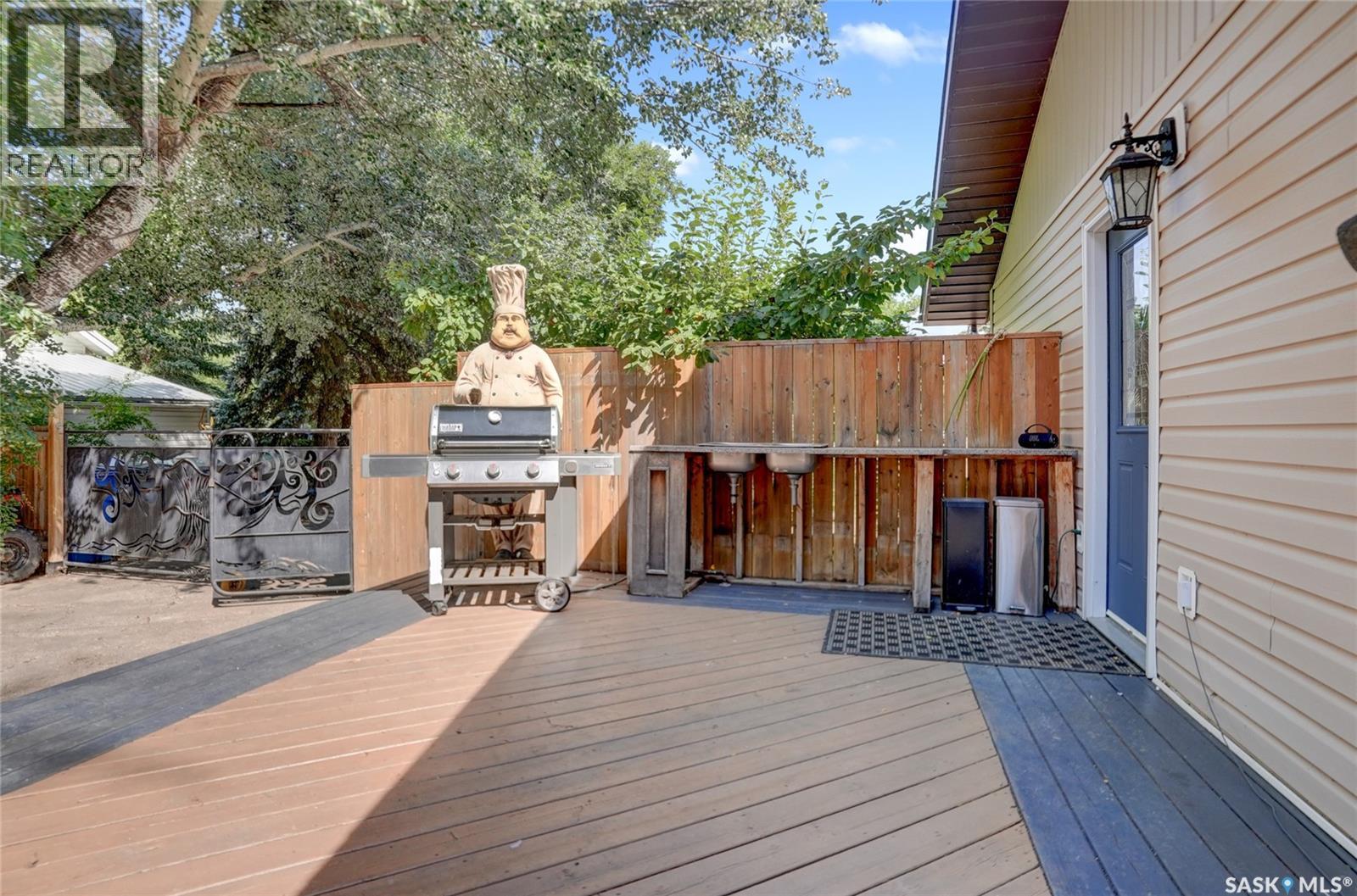 520 3rd Avenue E Property Photo 56