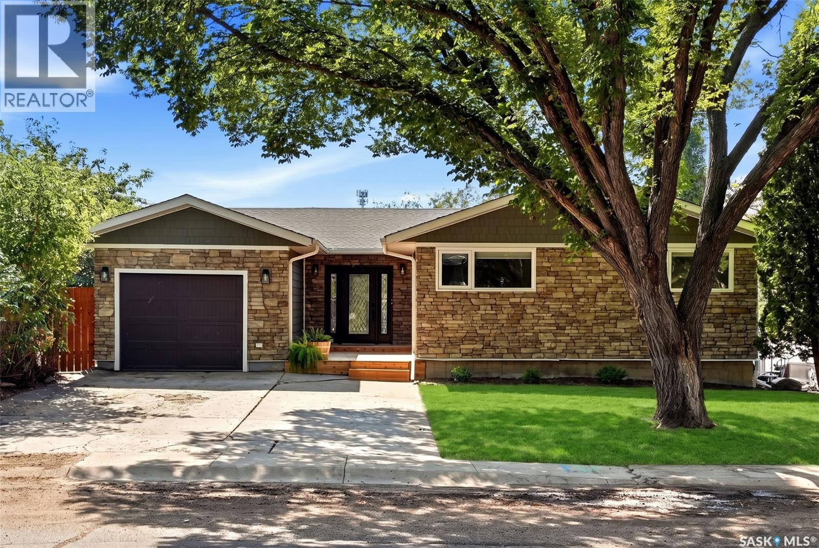 19 Empress Drive Property Photo 1