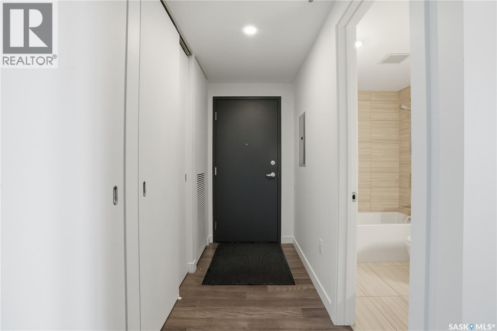 1705 490 2nd Avenue S Property Photo 8