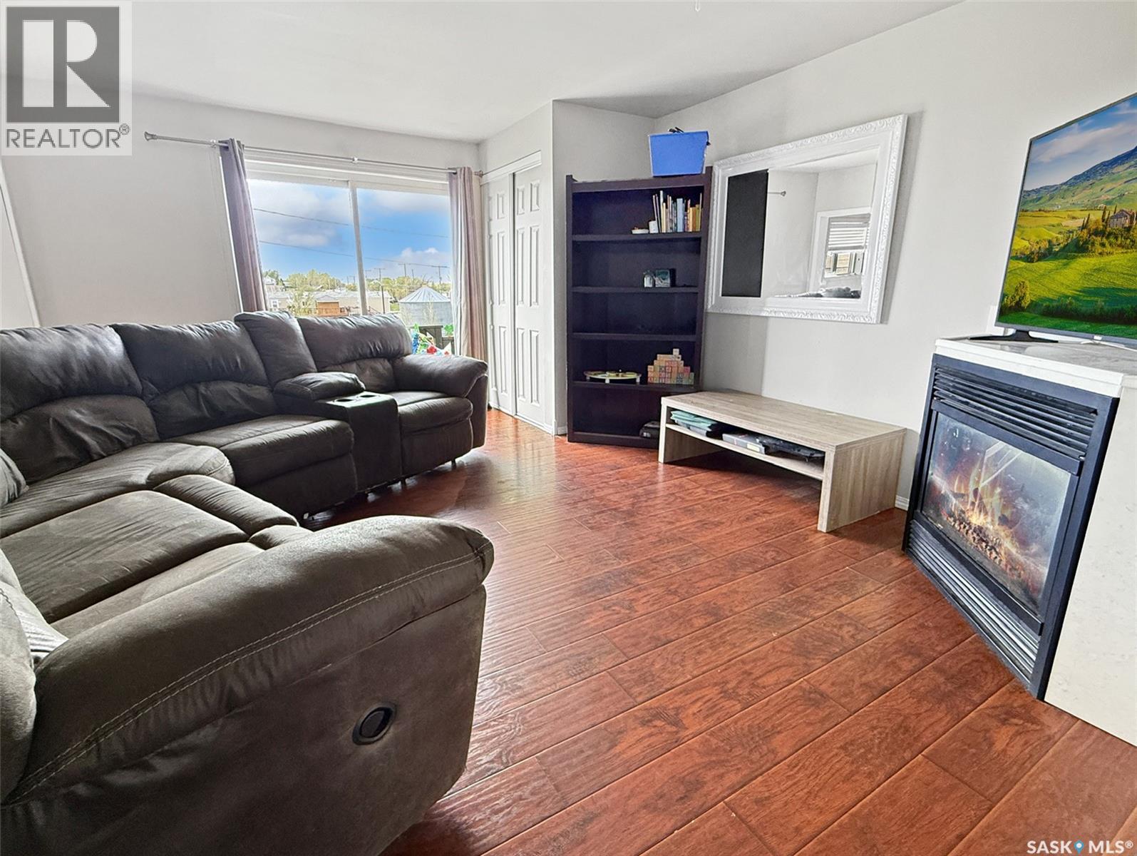 800 Railway Avenue Property Photo 11