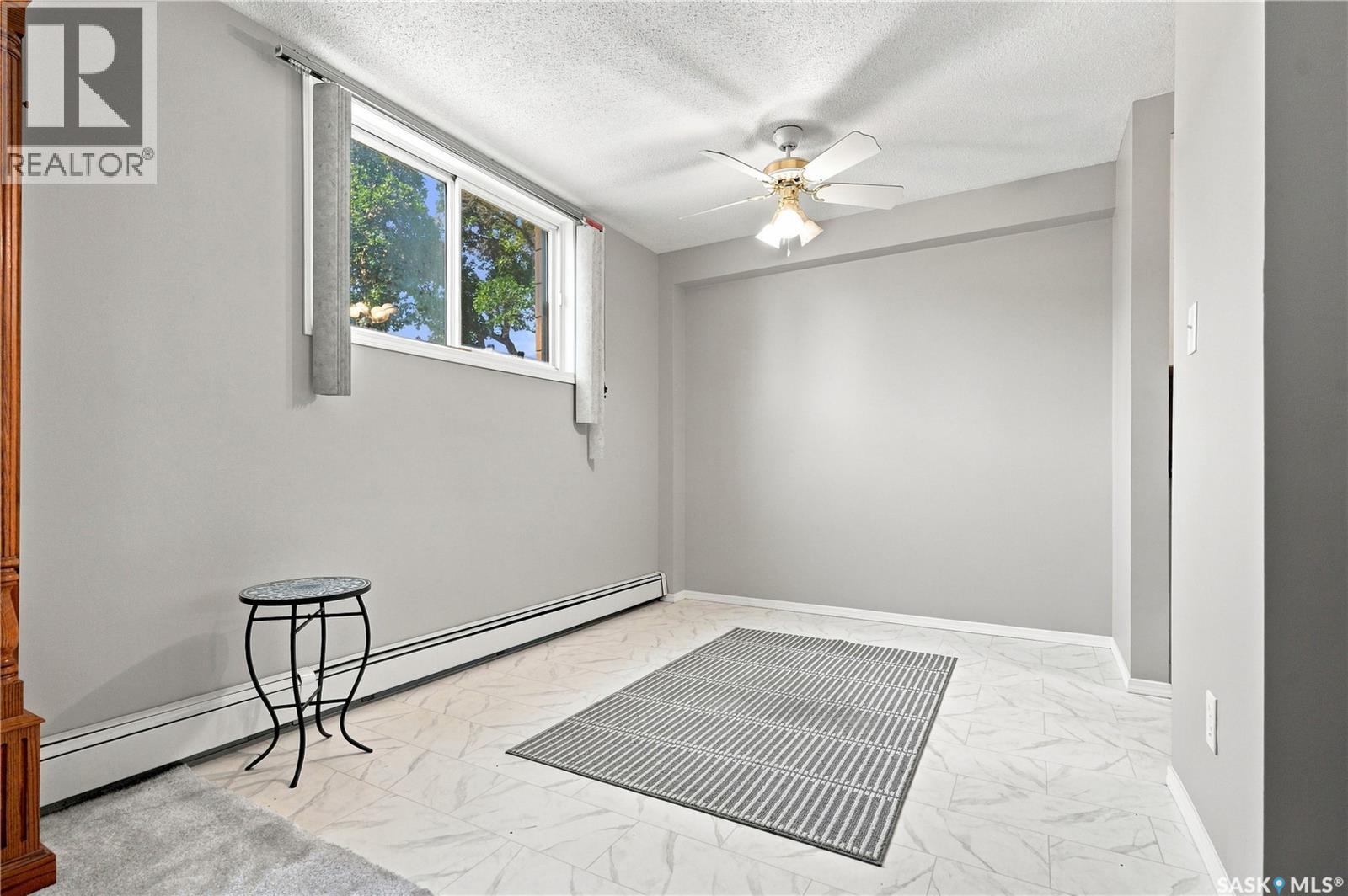 2 111 St Lawrence Crescent Property Photo 10