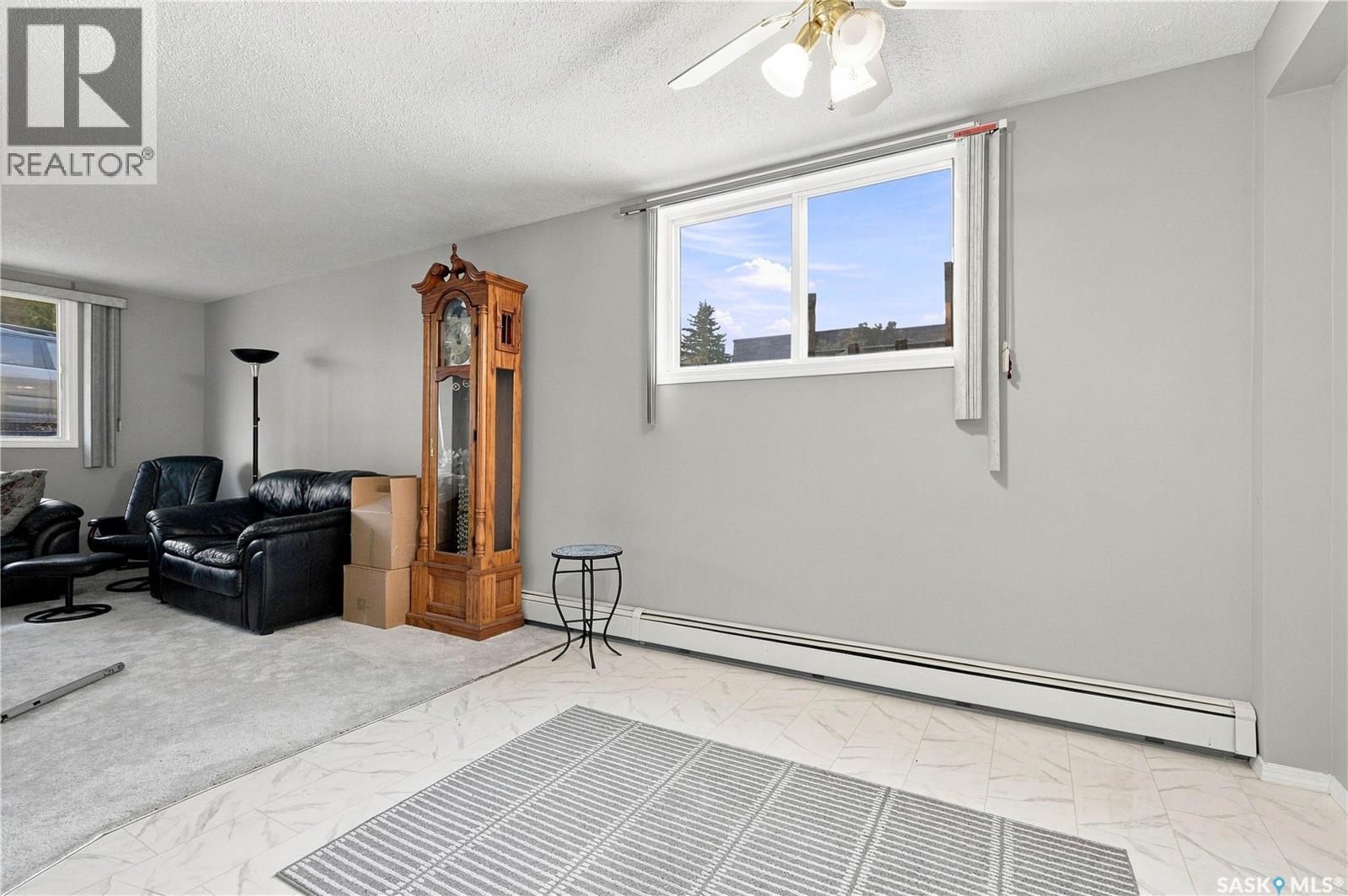 2 111 St Lawrence Crescent Property Photo 12