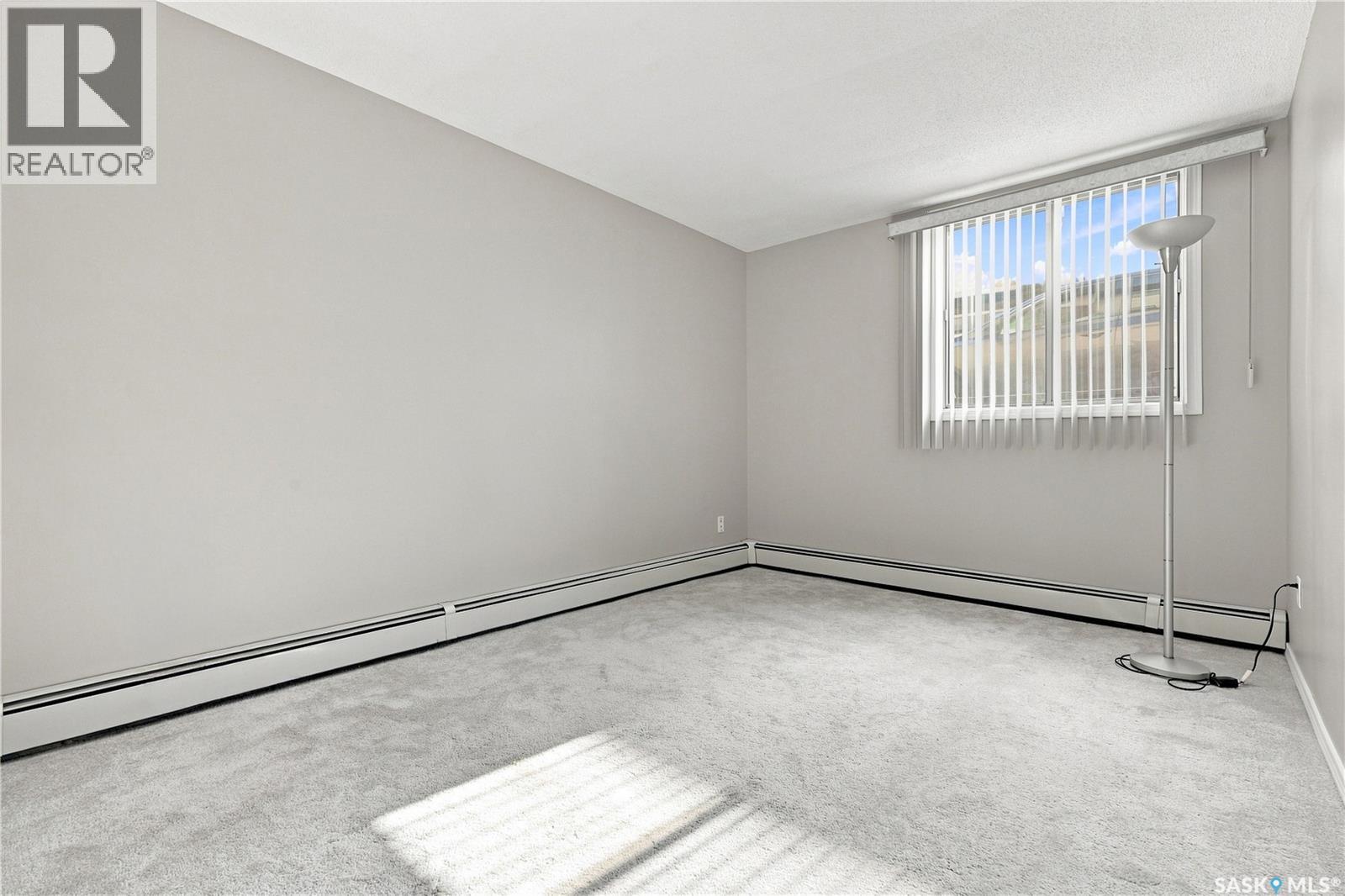 2 111 St Lawrence Crescent Property Photo 16