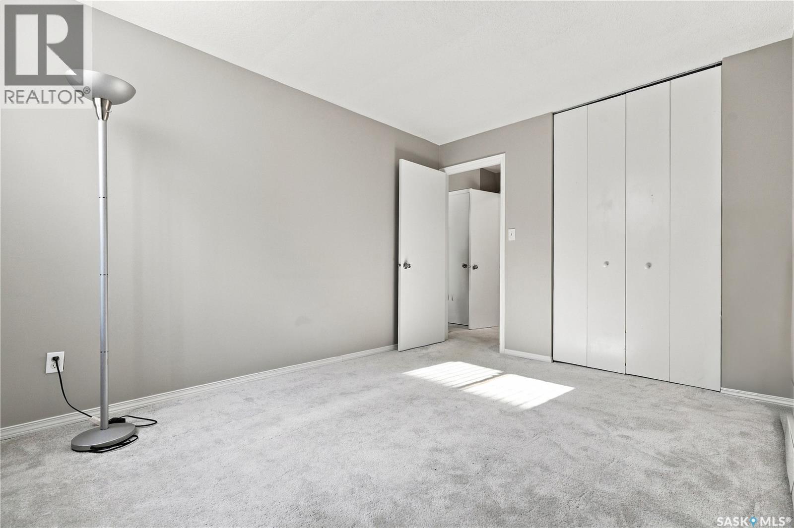 2 111 St Lawrence Crescent Property Photo 17