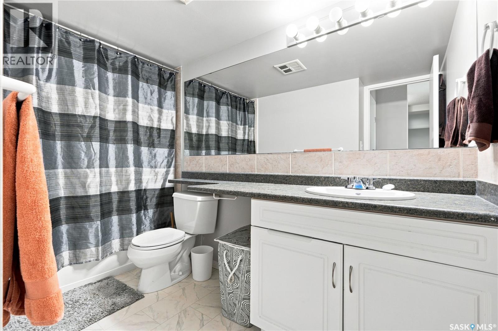 2 111 St Lawrence Crescent Property Photo 18