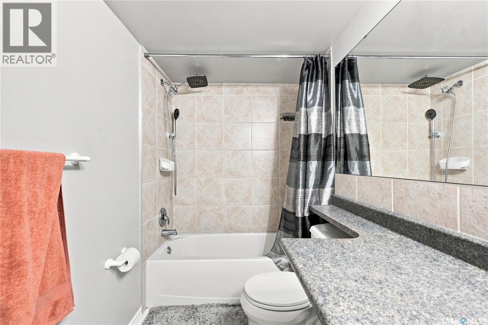2 111 St Lawrence Crescent Property Photo 19
