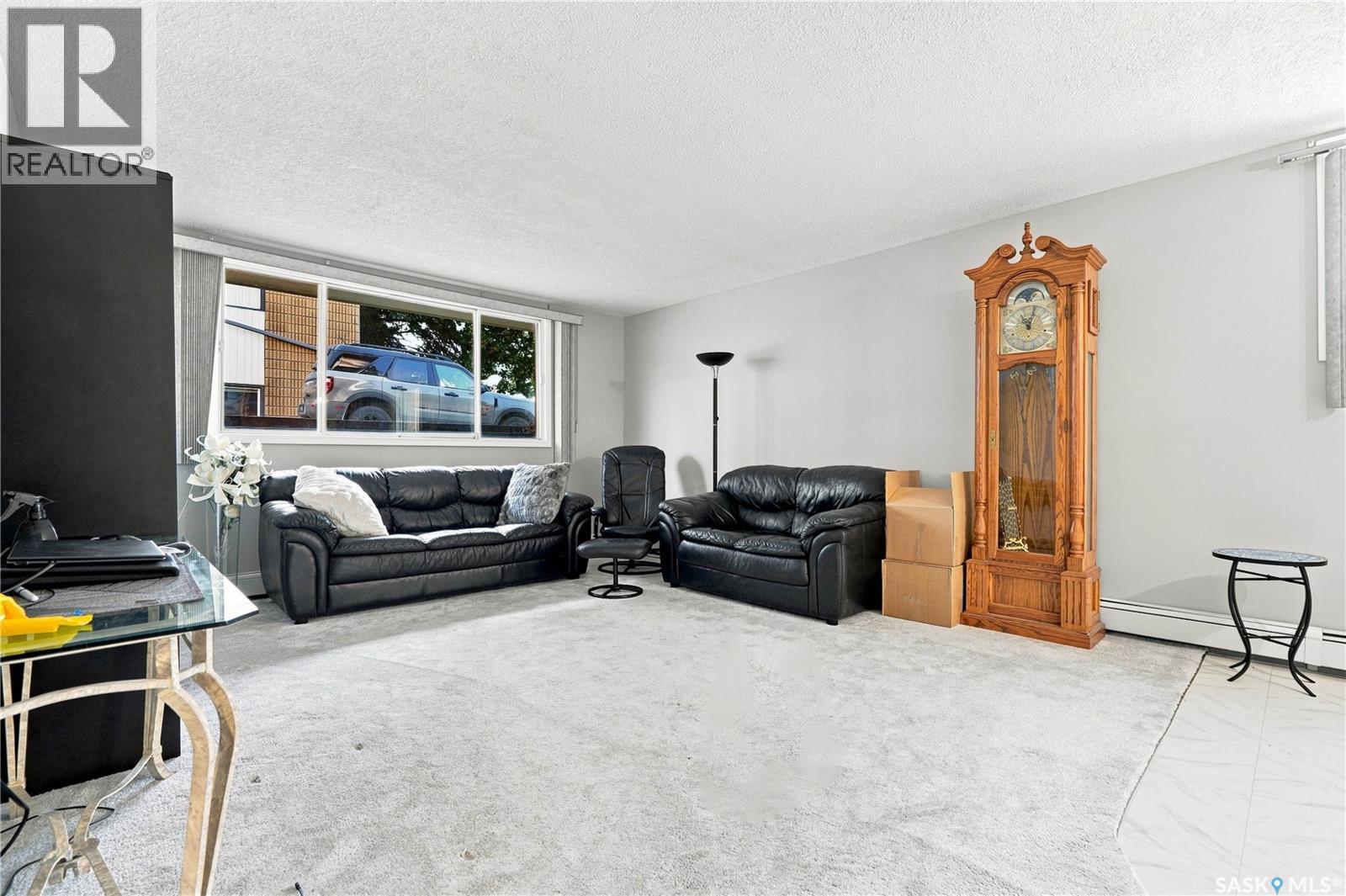 2 111 St Lawrence Crescent Property Photo 20