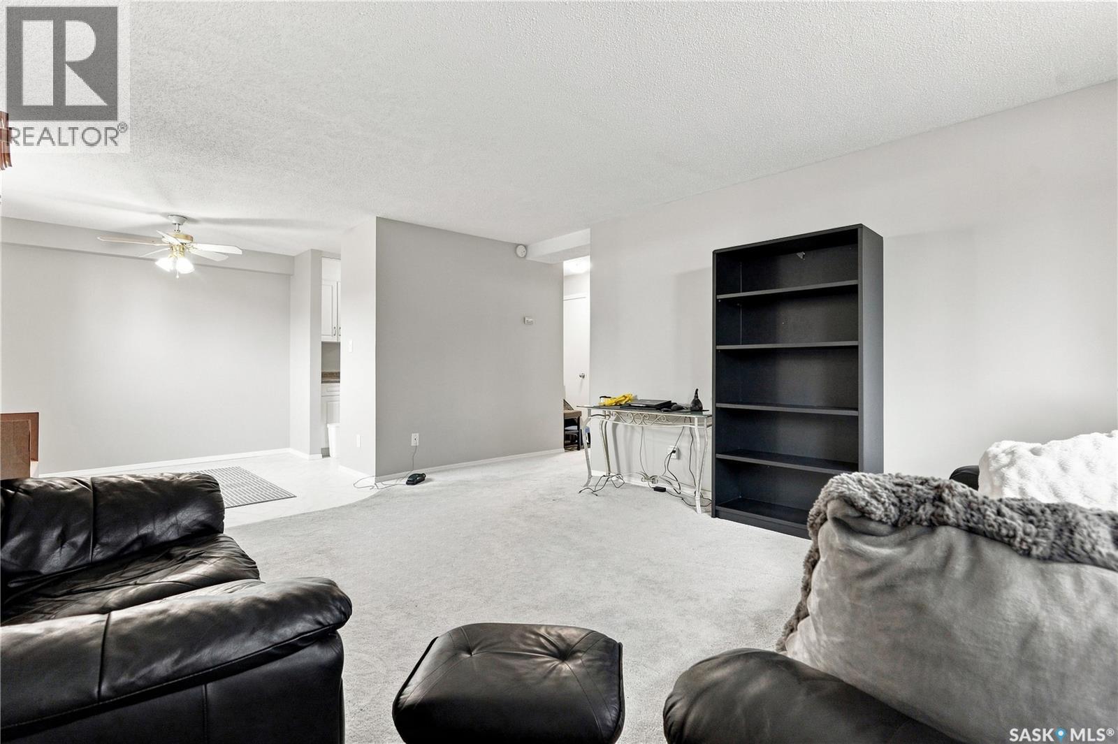 2 111 St Lawrence Crescent Property Photo 24