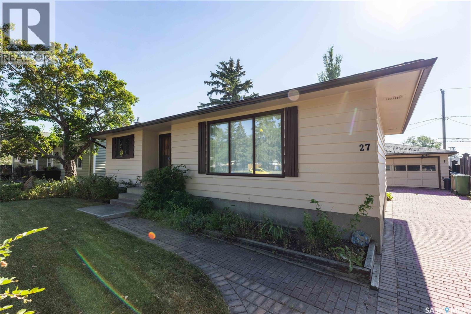 27 Ellison Crescent Property Photo 2