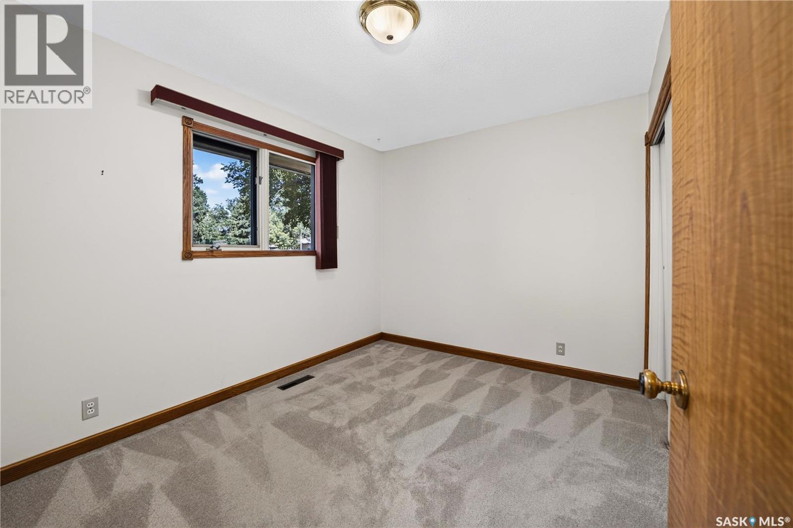 27 Ellison Crescent Property Photo 13