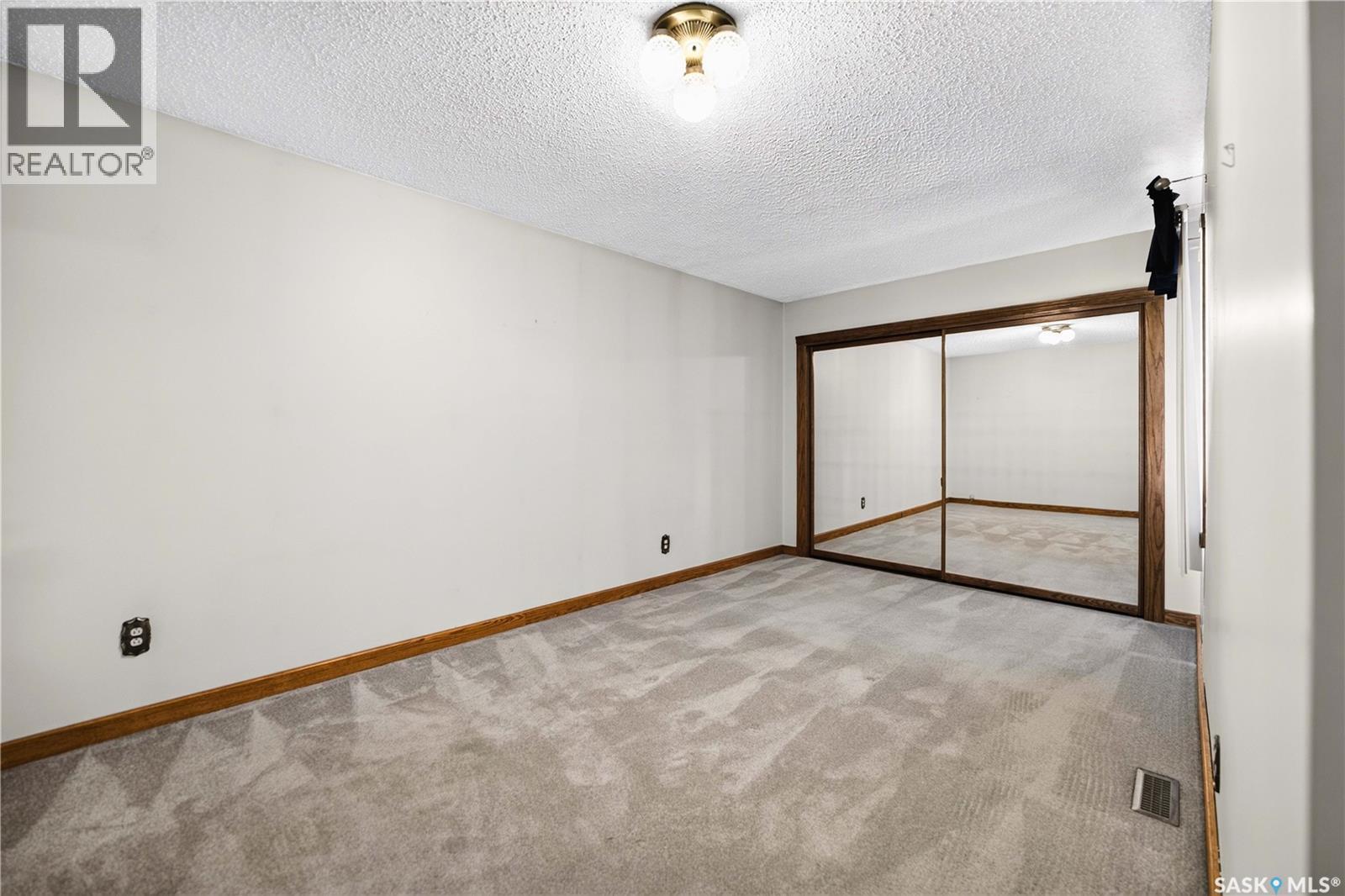 27 Ellison Crescent Property Photo 17