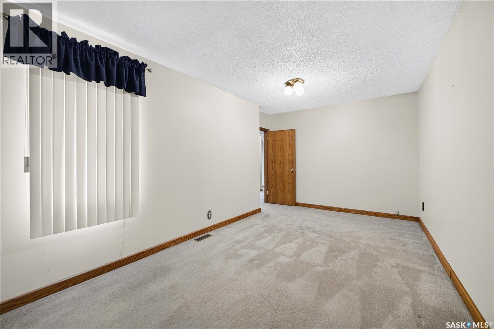 27 Ellison Crescent Property Photo 18
