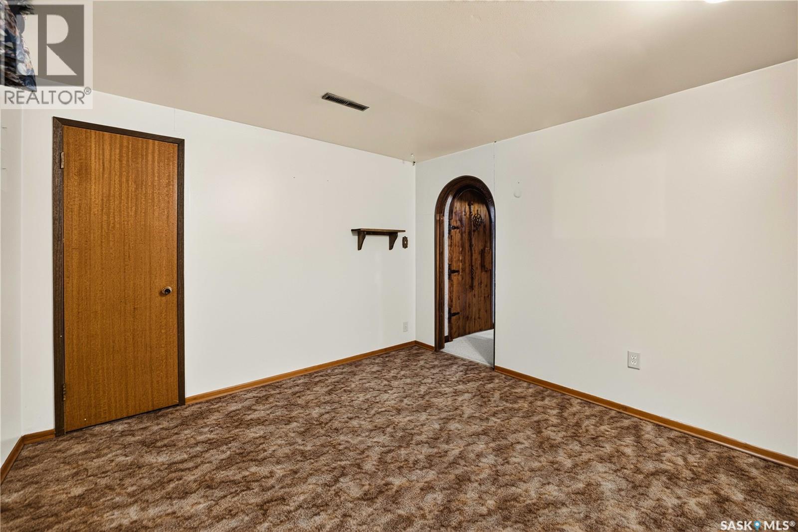 27 Ellison Crescent Property Photo 30