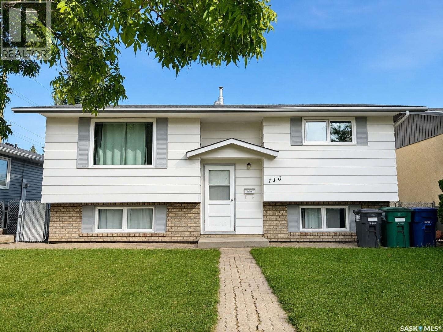 110 Arnason CRESCENT