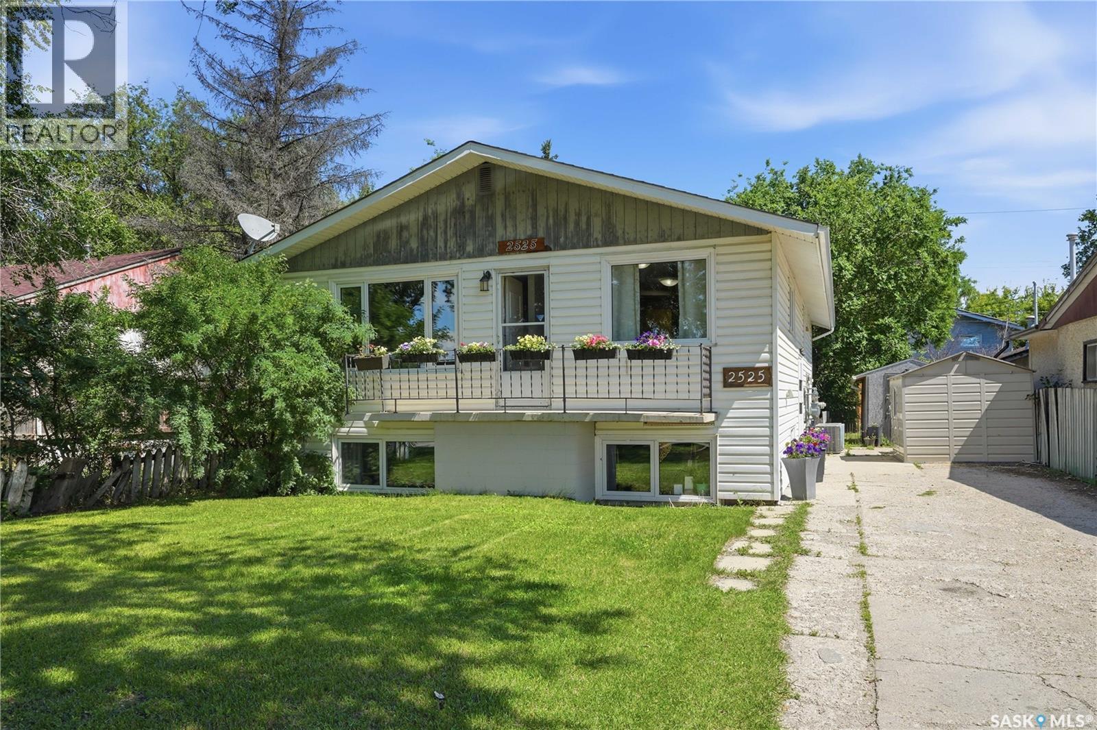 2525 McPherson AVENUE Property Photo 1