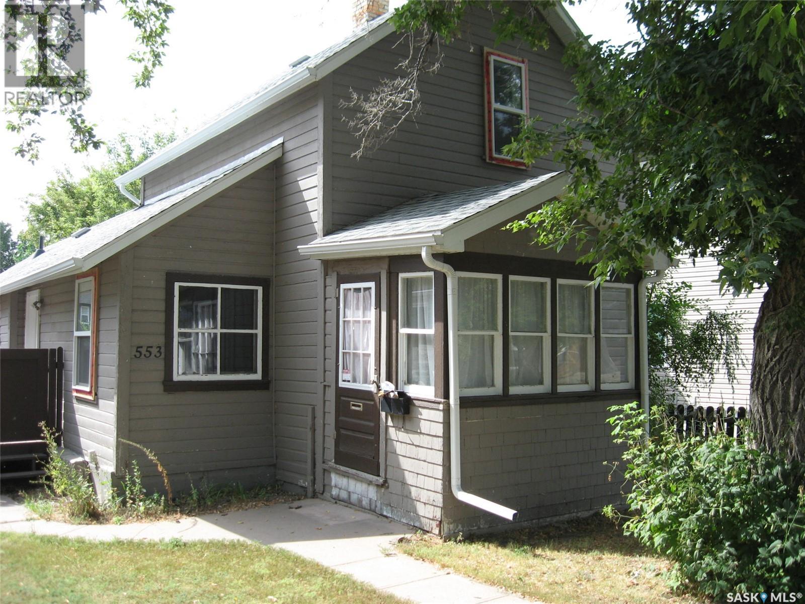 553 Athabasca STREET W