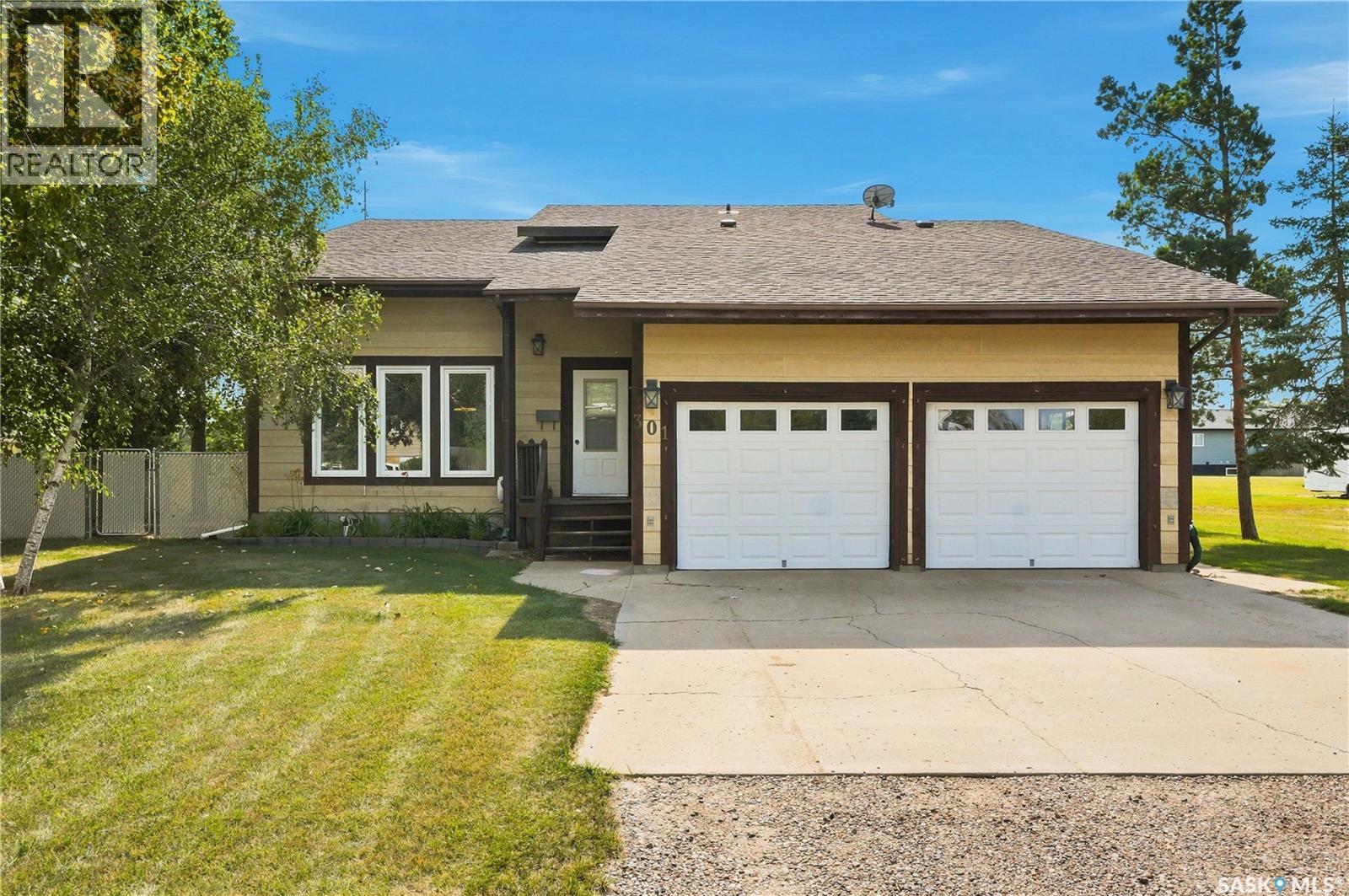 301 2nd Avenue Property Photo 1